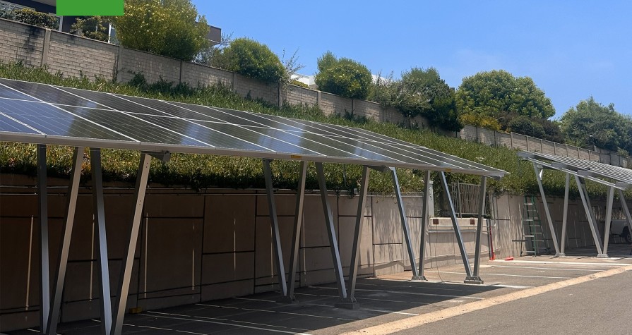 Proyecto fotovoltaico con carports solares: RHONA integra energía solar e infraestructura eficiente